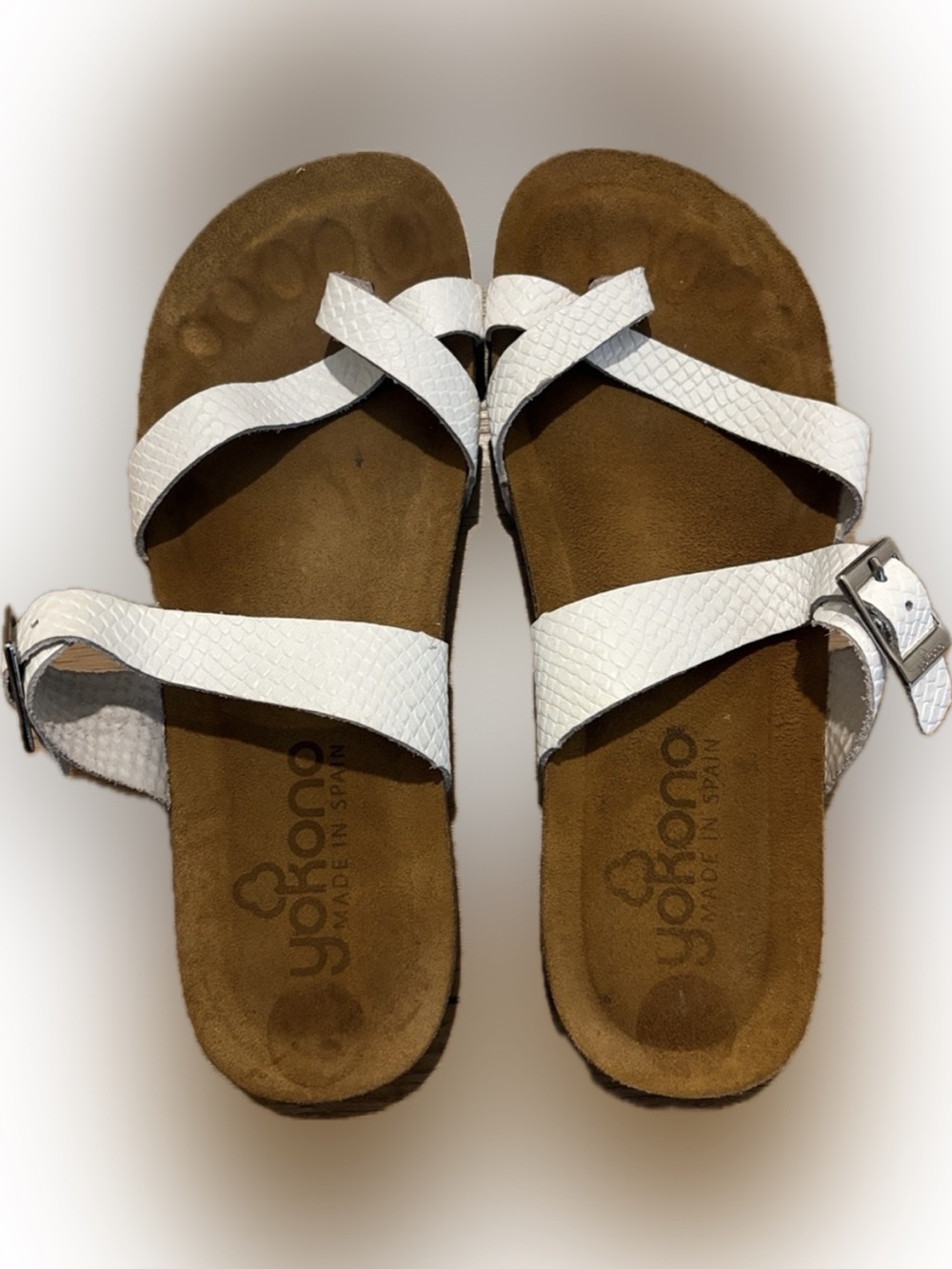 Women’s White Sandles - size 8
